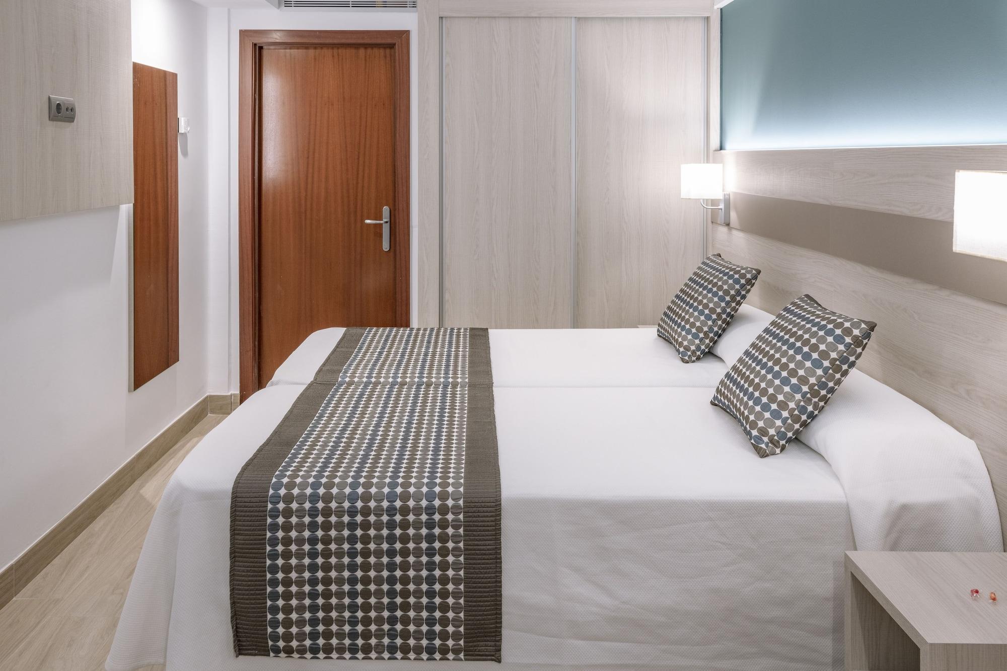Hotel 4R Miramar Calafell Esterno foto