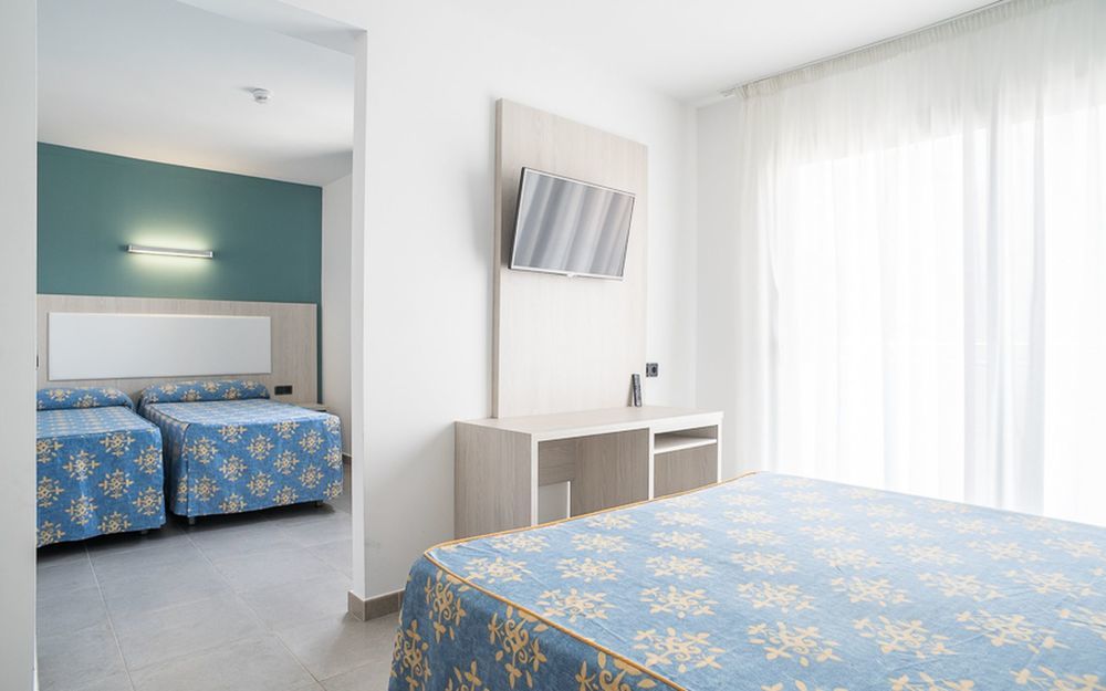 Hotel 4R Miramar Calafell Esterno foto