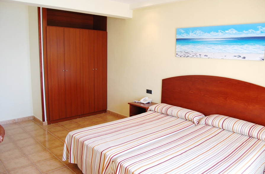Hotel 4R Miramar Calafell Esterno foto